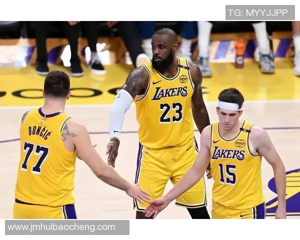 湖人逆转爵士!东契奇37分,詹姆斯盘活球队,里弗斯艾顿稳定输出 湖人逆转爵士!东契奇37分,詹姆斯盘活球队,里弗斯艾顿稳定输出