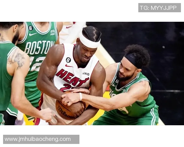 精彩助攻!怀特喂饼科塔,凯尔特人10-2攻势拉开差距 精彩助攻!怀特喂饼科塔,凯尔特人10-2攻势拉开差距