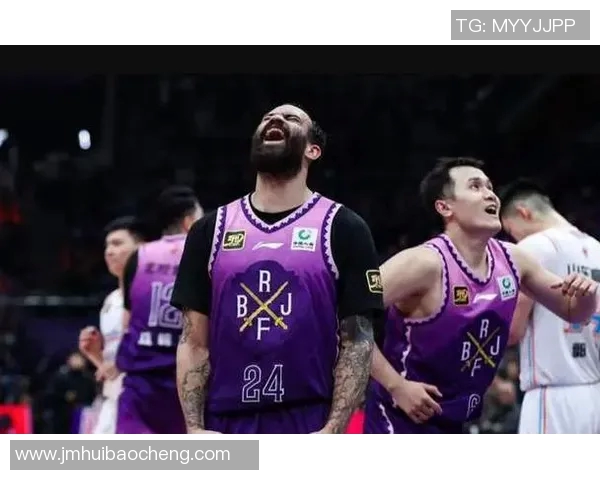 17投狂轰36分7助！超级外援大杀四方，张庆鹏提前收获季后赛法宝